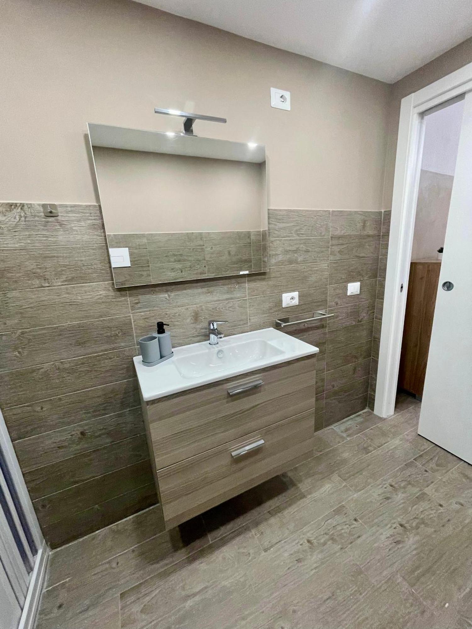 House Karol * Neapel